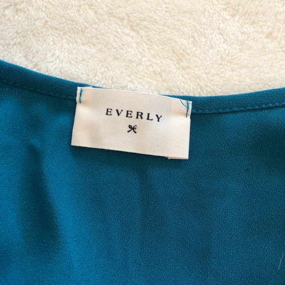 {Everly} 3/4 Sleeve Top - Picture 6 of 7